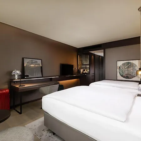 מלון Intercontinental - By Ihg 5*