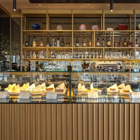 Szálloda Intercontinental - By Ihg 5*