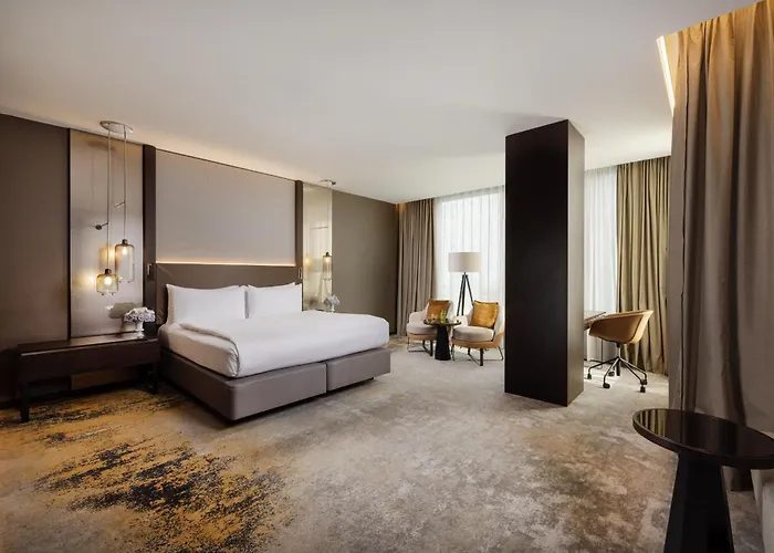 Intercontinental - By Ihg Hotell