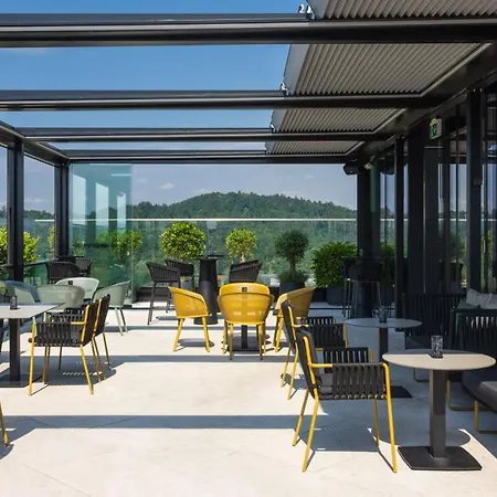 Intercontinental - By Ihg Hotell