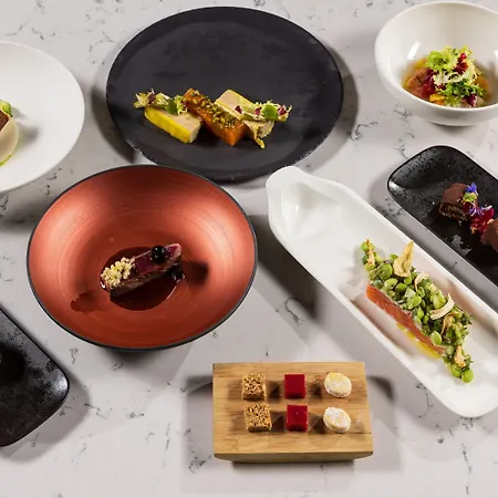 Intercontinental - By Ihg Hotell